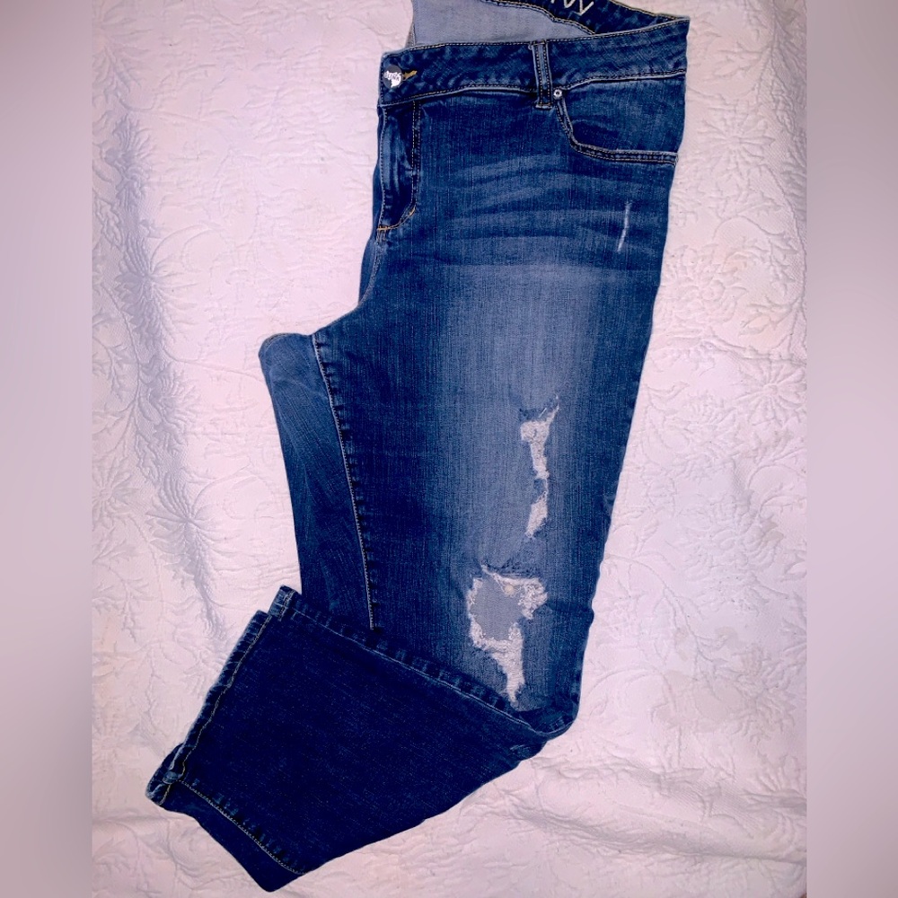 Slink brand jeans. Boyfriend cut. Distressed. Lots of stretch and life.